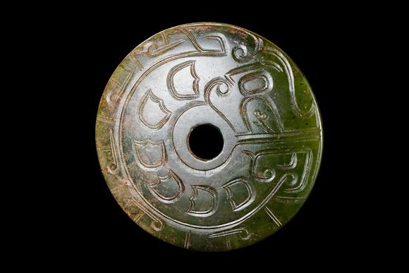 Castle AuctionA Jade ornament, 2th- 12th Pr.