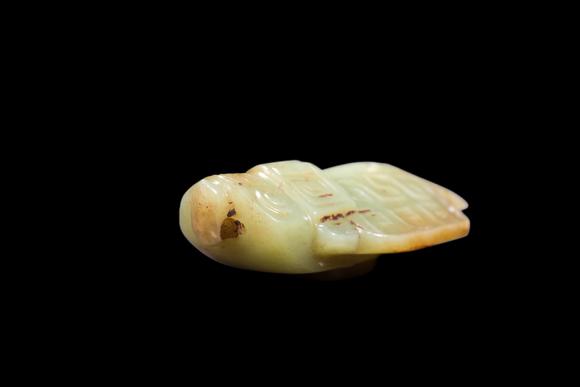 Castle AuctionA Pale Yellow Jade Owl Pendant, Late Shang, Circa 12th–11th C BC Pr.