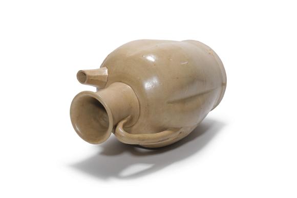 Castle AuctionA Yue Kiln Lobed Ewer, 9th–10th C Pr.