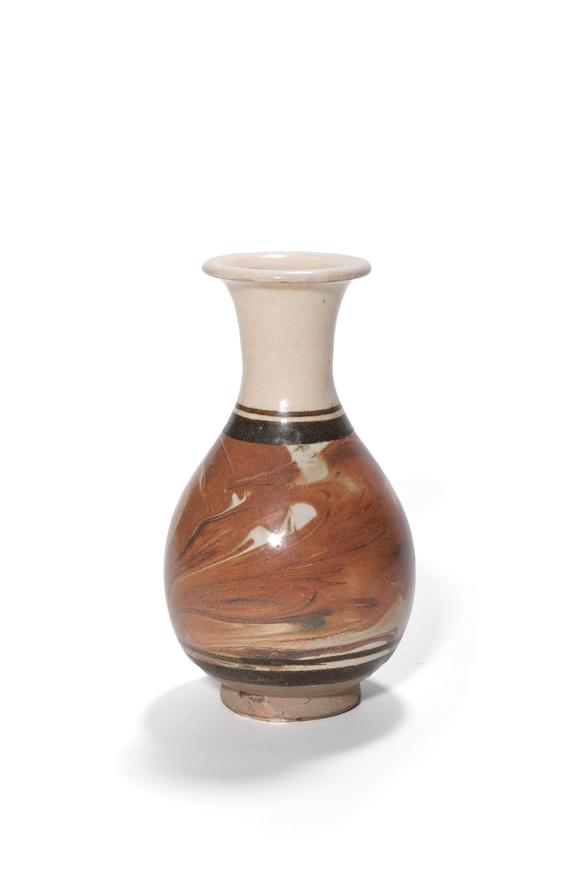 Castle AuctionA Marbled Glaze Yuhuchun Vase, 10th–13th C Pr.