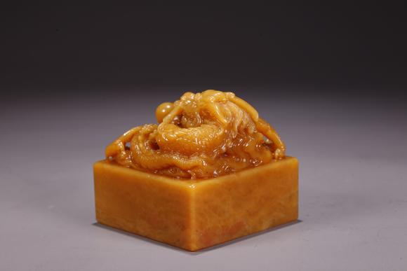 弘楊株式會(huì)社壽山田黃石雕龍鈕印章（一對(duì)）