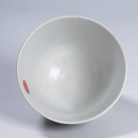 弘楊株式會(huì)社鬥彩花卉紋杯
