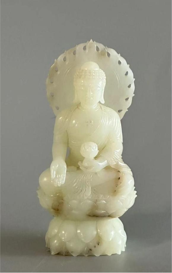 上海鴻生玉釋迦牟尼坐像