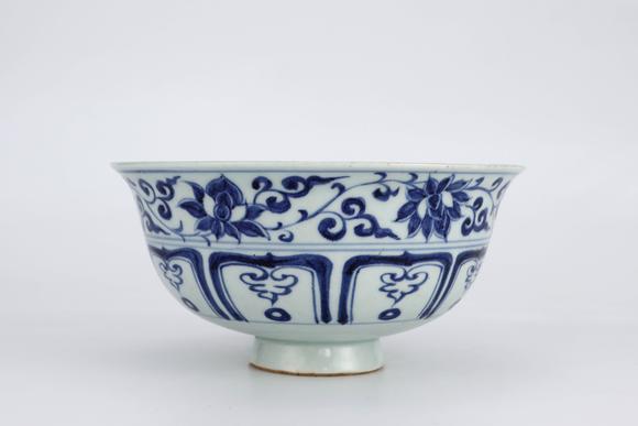 金澤美術(shù)元 青花纏枝蓮紋碗