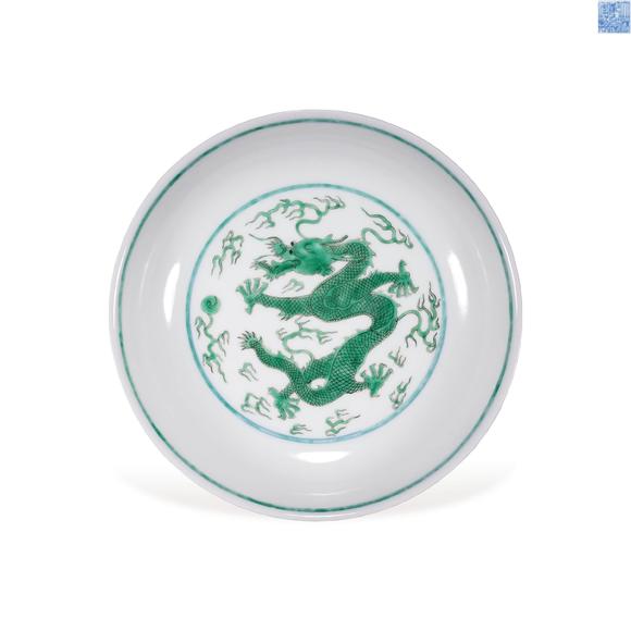 Cascade'sQing gan long white glaze green dragon pattern plate | 清乾隆 白釉綠彩龍紋盤