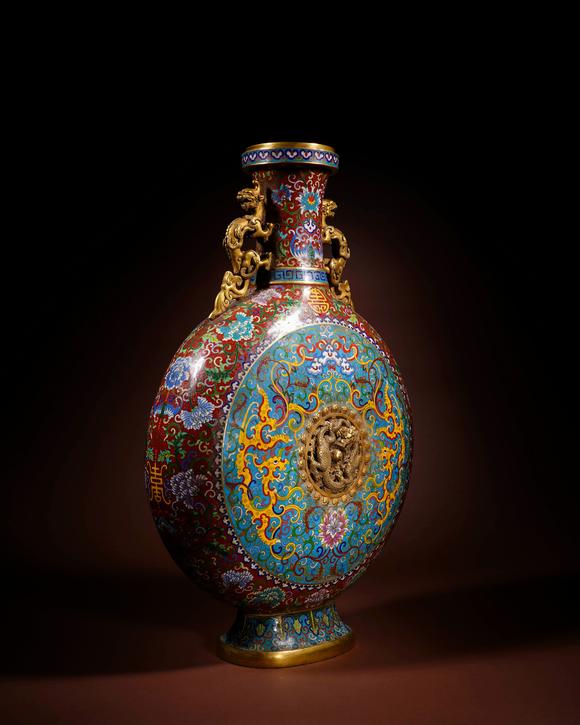 Cascade'sQingganlong copper tire twisted silk enamel Shuanglong ear moon bottle | 清乾隆 銅胎掐絲琺瑯雙龍耳抱月瓶