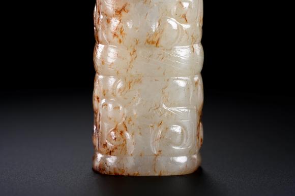 Cascade'sWhite marble with Qin color and animal face pattern | 漢 白玉沁色獸面紋勒子