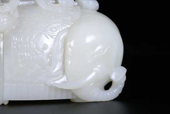 Cascade'sIn Qing Dynasty, there was an elephant boy in Hetian Baiyu Taiping. | 清代 和田白玉太平有象童子