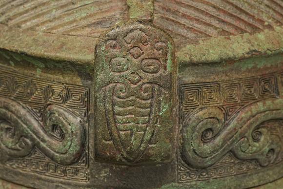 京都祇園會(huì)拍賣商 青銅鳳紋提梁卣 六字銘文日本桐箱附