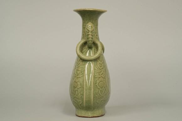 京都祇園會(huì)拍賣(mài)明代 龍泉窯雙象游環(huán)耳福壽葫蘆瓶花入 日本桐箱附 本物保證
