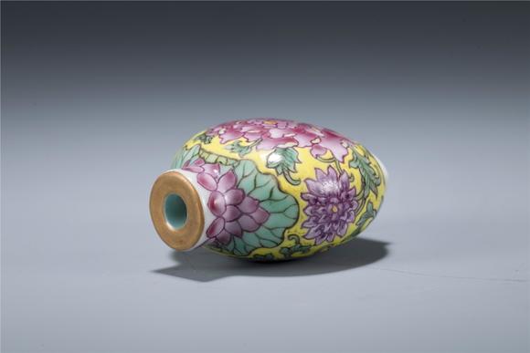 Eden Fine Antiques Galleries LLCQING FAMILLE ROSE LOTUS SNUFF BOTTLE