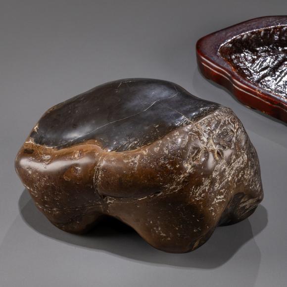 大阪美術(shù)商會(huì)神居古潭石賞石
