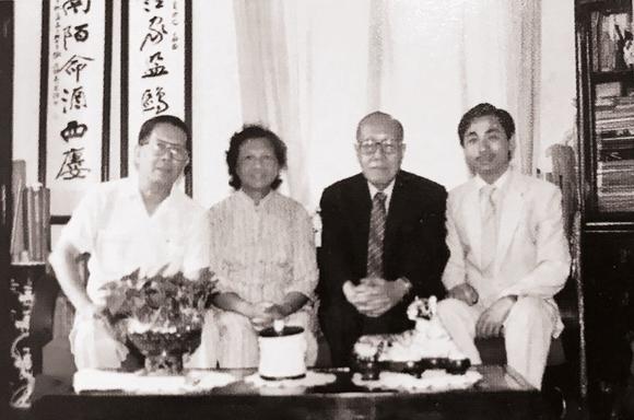 華藝國際林湖奎（b.1945） 趙少昂、陳厚練題 妙絕魚兒作隊(duì)行