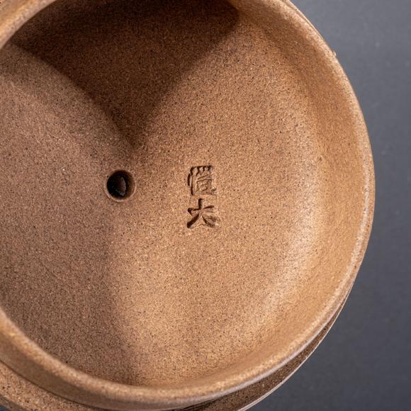 大阪美術(shù)商會愷大製 友竹刻段泥雙線竹鼓急須