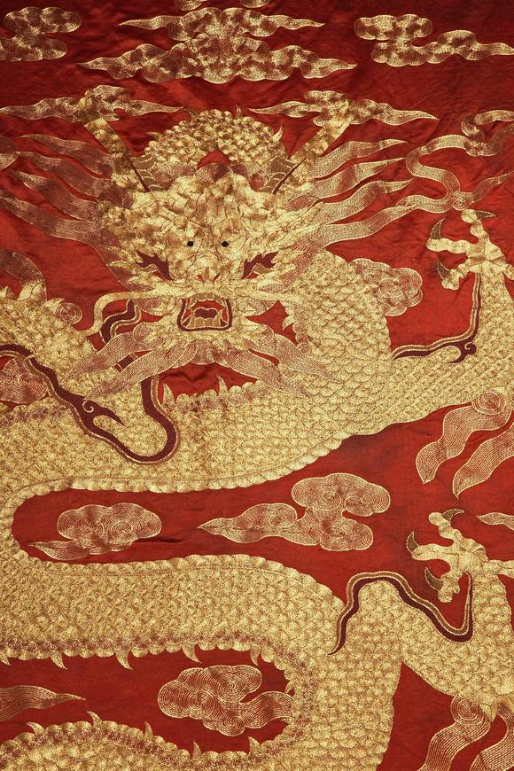 日本東競(jìng)株式會(huì)社清緙絲龍紋掛屏一對(duì)