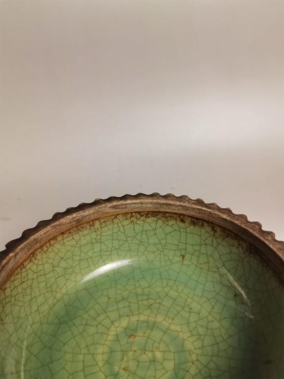 東京國(guó)際拍賣(mài)宋代 龍泉窯梅子釉蓋罐