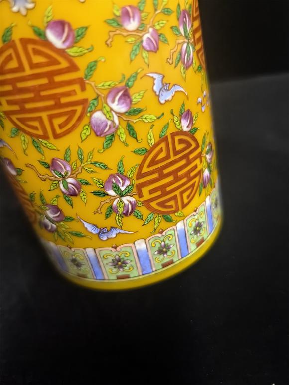 東京國(guó)際拍賣清乾隆 料器琺瑯彩福壽紋筆筒