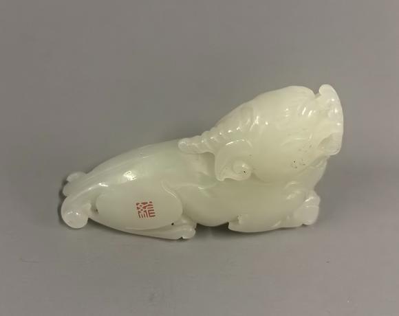 東京國(guó)際拍賣和田玉獸