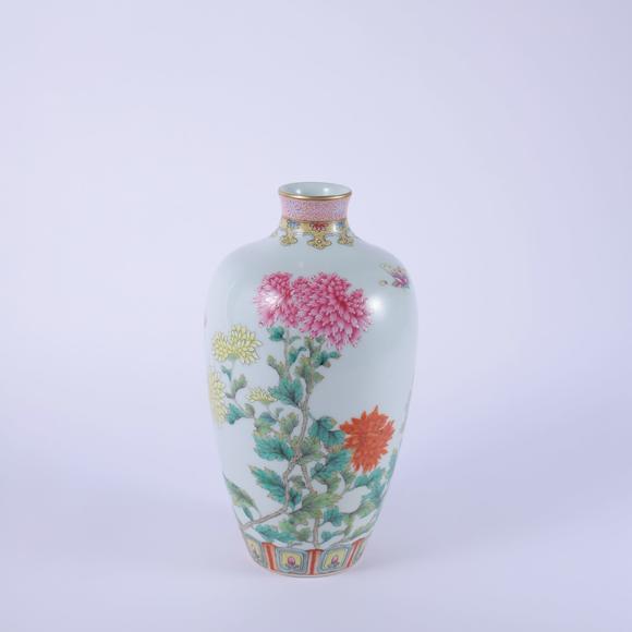 北京嘉翰粉彩花卉紋梅瓶