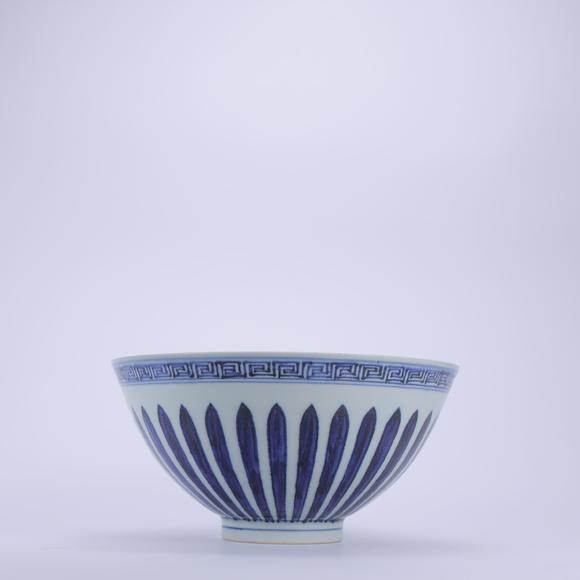 北京嘉翰青花纏枝蓮紋雞心碗