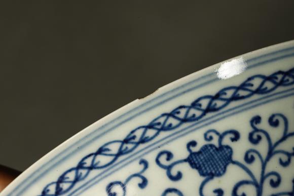 誠(chéng)璽拍賣清中期 青花纏枝紋撇口碗