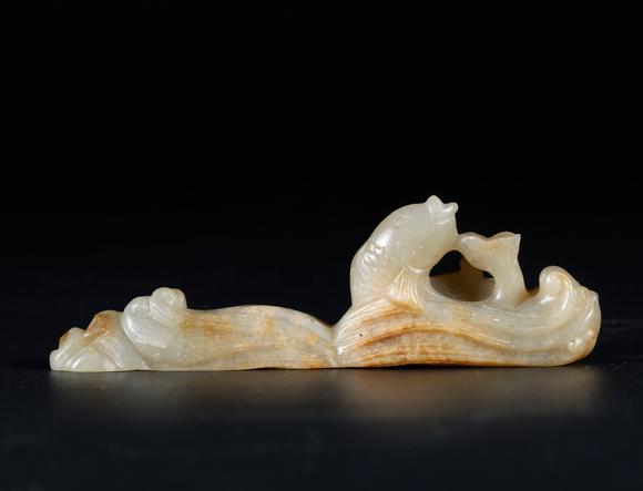 弘楊株式會(huì)社和田玉雕鯉魚打挺形筆架