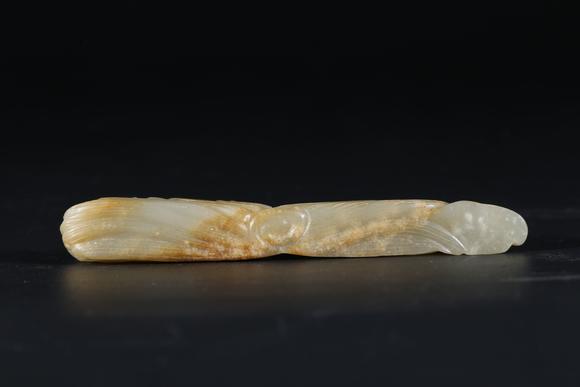 弘楊株式會(huì)社和田玉雕鯉魚打挺形筆架