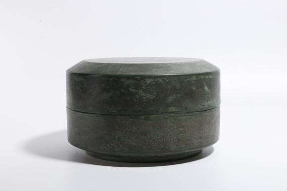 弘楊株式會(huì)社銅錯(cuò)銀鳳紋蓋盒