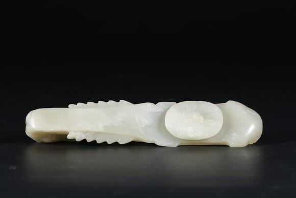 弘楊株式會(huì)社和田玉雕龍形帶鉤