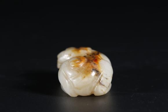 弘楊株式會社和田玉雕獸形掛件