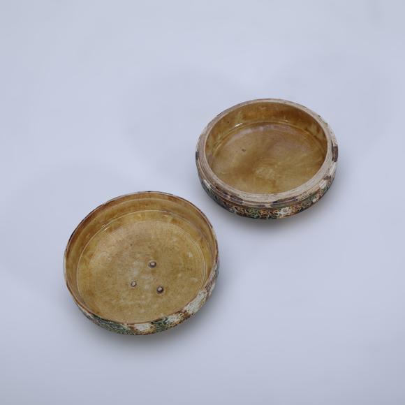 鐮倉美術(shù)明以前 三彩印花粉盒