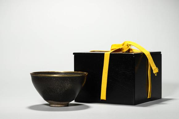 鐮倉美術明以前 兔毫建盞附
原盒