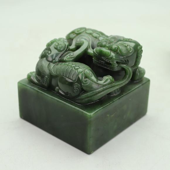 東京蕓術(shù)和田碧玉章子一箱碧玉八旗軍統(tǒng)領印