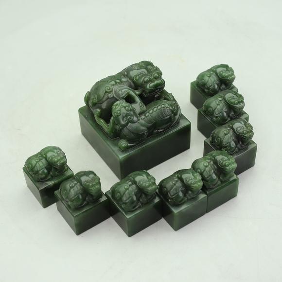 東京蕓術(shù)和田碧玉章子一箱碧玉八旗軍統(tǒng)領(lǐng)印