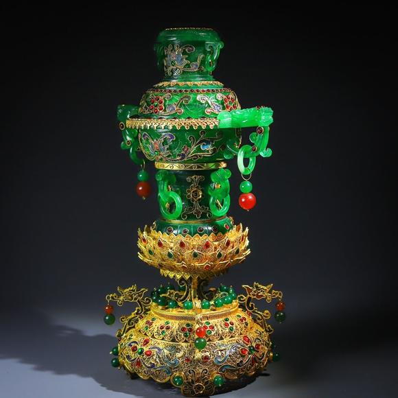 東京蕓術(shù)掐絲鑲嵌巴山翠熏爐色澤均勻油潤(rùn) 