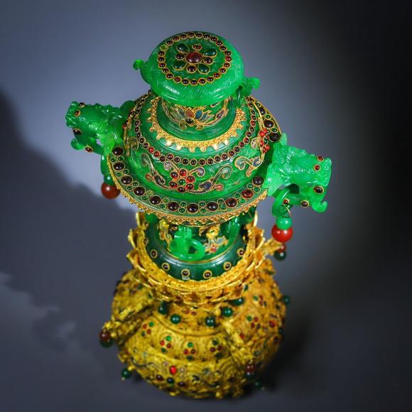 東京蕓術(shù)掐絲鑲嵌巴山翠熏爐色澤均勻油潤(rùn) 