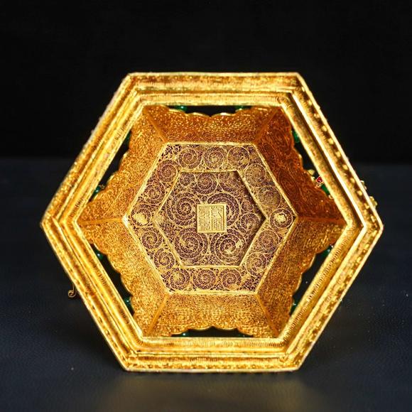 東京蕓術(shù)品掐絲巴山翠觀音像(色澤處理加色)造型獨(dú)特