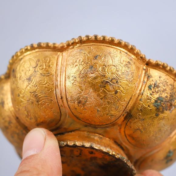 東京蕓術(shù)銅鍍金干坑點(diǎn)心花瓣碗