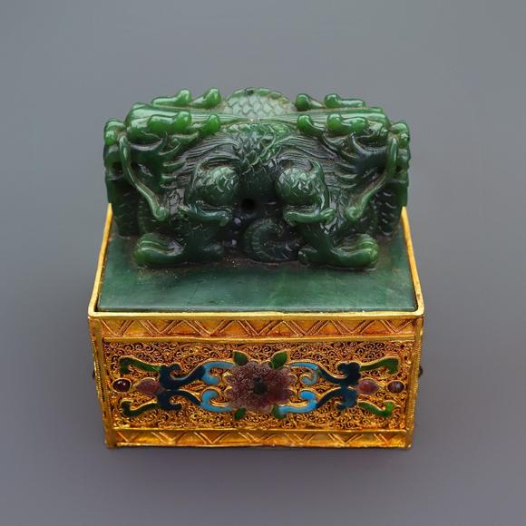 東京蕓術(shù)和田碧玉太子書冊(cè)印一套