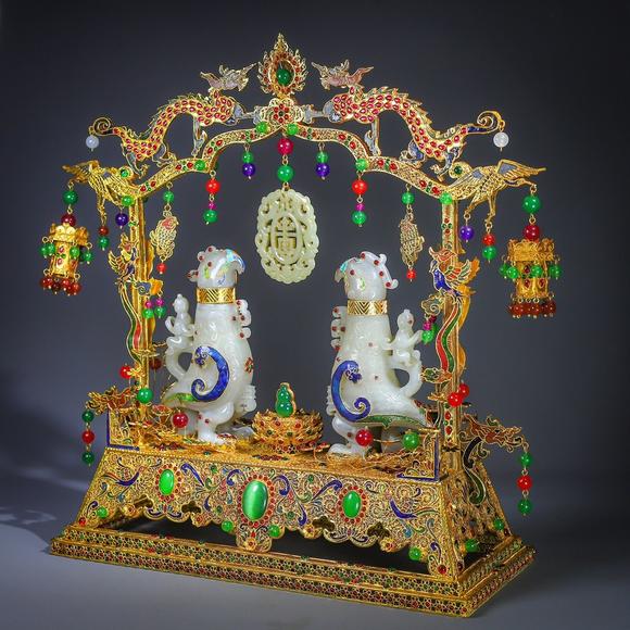 東京蕓術(shù)和田玉精品鳥尊擺件造型獨(dú)特，玉質(zhì)細(xì)膩油潤(rùn)，品相完整
