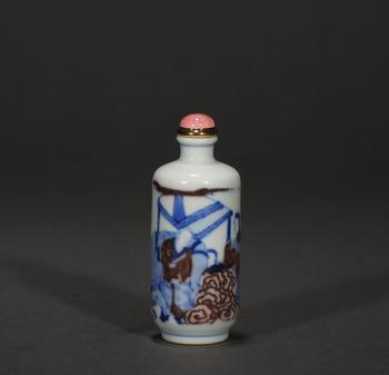 清代   青花釉里红人物鼻烟壶