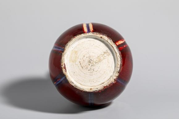 中鸿信清中期 窑变红釉石榴尊