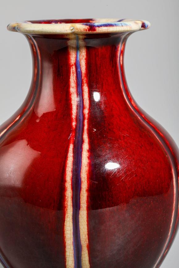 中鸿信清中期 窑变红釉石榴尊