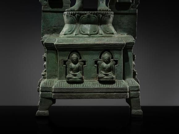 Galerie Zacke? A LARGE AND HIGHLY IMPORTANT BRONZE FIGURE OF THE ENTHRONED BUDDHA, SRIVIJAYA EMPIRE, SUMATRA, 8TH-10TH CENTURY