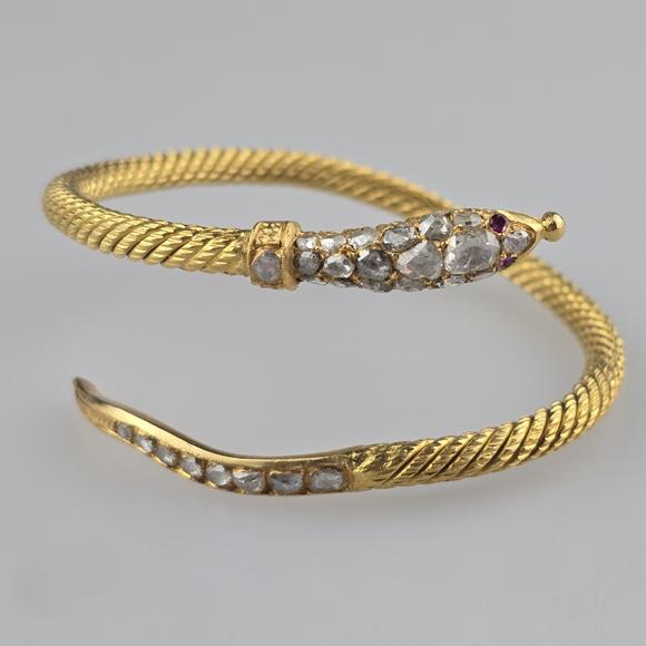 Auktionshaus BlankGoldarmreif in Schlangenform mit Diamantbesatz - Gelbgold 900/000, g