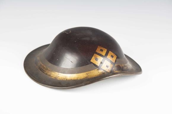 TooveysA Japanese wood composite jingasa, Edo period, of shaped bow