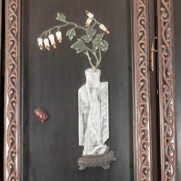 Waddington'sA Jade and Hardstone-Inlaid Black and Gilt-Lacquer Twelve-Panel Floor Screen, Late Qing/Republican Period, 晚清/民國 雕漆嵌寶地屏一套共十二扇