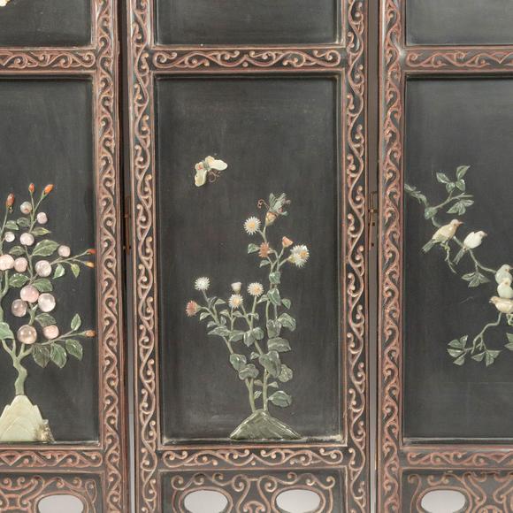 Waddington'sA Jade and Hardstone-Inlaid Black and Gilt-Lacquer Twelve-Panel Floor Screen, Late Qing/Republican Period, 晚清/民國 雕漆嵌寶地屏一套共十二扇