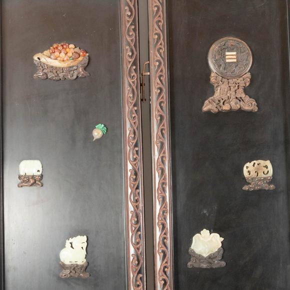 Waddington'sA Jade and Hardstone-Inlaid Black and Gilt-Lacquer Twelve-Panel Floor Screen, Late Qing/Republican Period, 晚清/民國 雕漆嵌寶地屏一套共十二扇