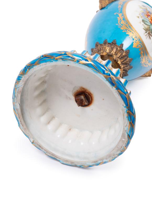 Marcopolo AuctionsA ORMOLU MOUNTED PAIR OF PORCELAIN VASES, France, 19th century